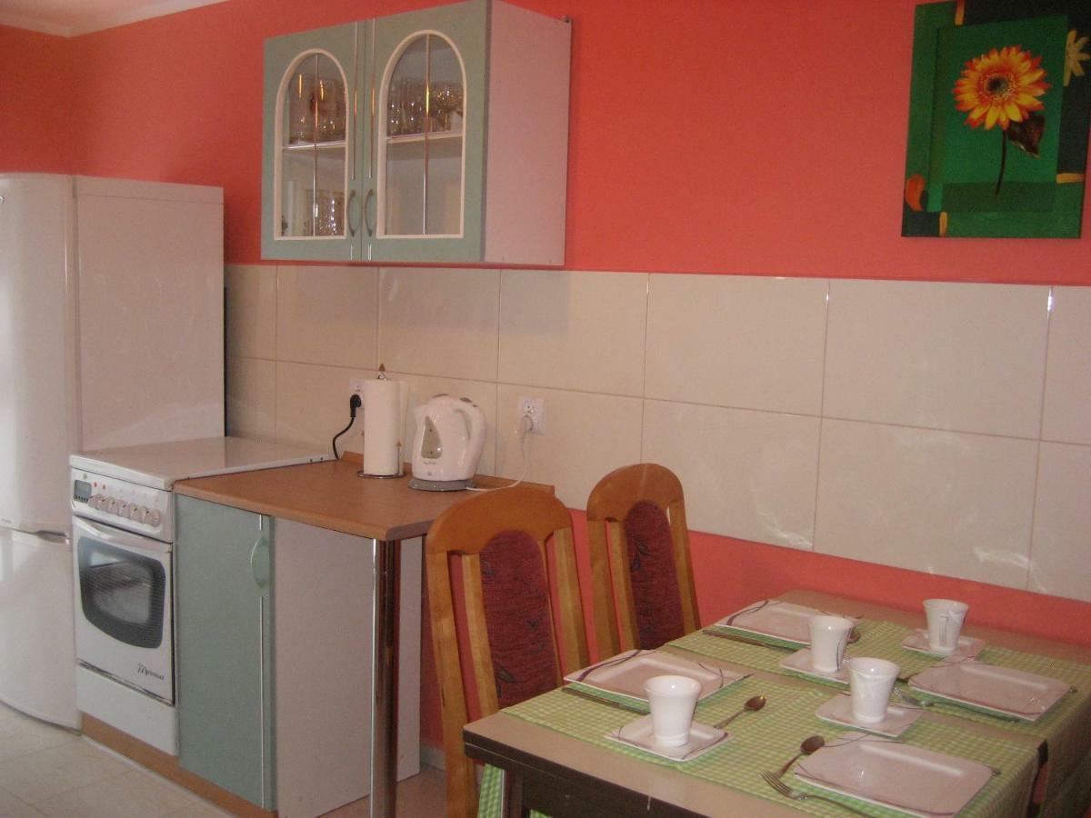 Pokoje Przy Kominie Piecki  Esterno foto